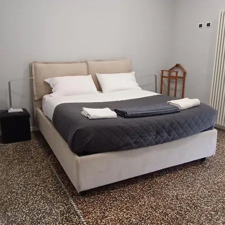 アパート Sanna サヴォーナ